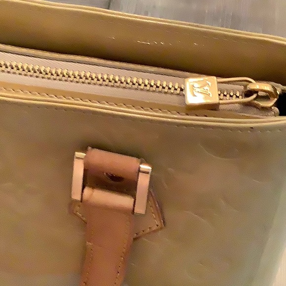 Authentic LV Monogram Vernis Tote Tan - Picture 5 of 9